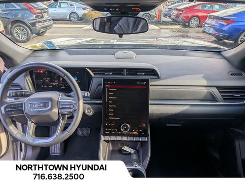 Used 2025 GMC Terrain Elevation w/ Elevation Premium Package image 8