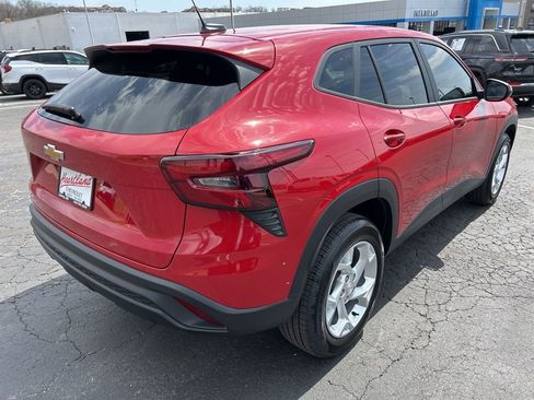 New 2026 Chevrolet Trax LS w/ LS Convenience Package FWD image 5
