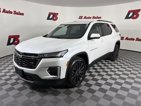 Used 2023 Chevrolet Traverse RS w/ LPO, Floor Liner Package image 2