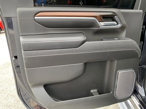 Used 2024 GMC Sierra 2500 Denali image 39