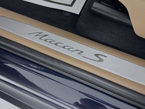 Certified 2021 Porsche Macan S w/ Premium Package Plus AWD/4WD image 14