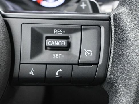 Used 2023 Nissan Rogue S image 7