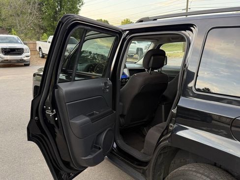 Used 2016 Jeep Patriot Sport w/ Power Value Group image 12