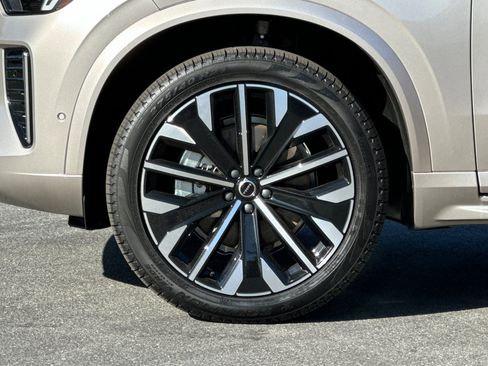 New 2026 Volvo XC90 B5 Ultra w/ Protection Package Premier image 23