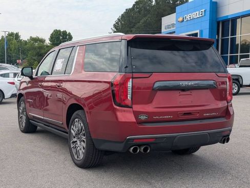 Used 2023 GMC Yukon XL Denali Ultimate AWD/4WD image 5