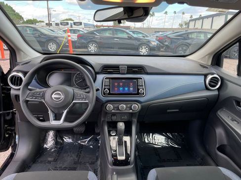 Used 2025 Nissan Versa SV image 32