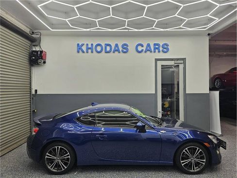 Used 2015 Scion FR-S RWD image 5