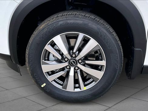 New 2026 Nissan Pathfinder SL image 9