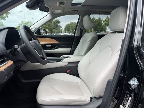 Used 2024 Toyota Grand Highlander Limited image 27