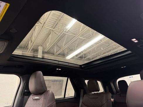 New 2026 Ford Explorer Platinum image 9