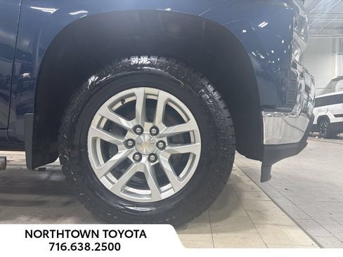 Used 2021 Chevrolet Silverado 1500 LT AWD/4WD image 24