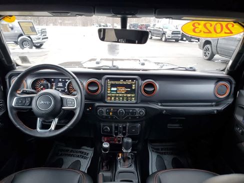 Used 2023 Jeep Gladiator Mojave w/ Cold Weather Group image 16