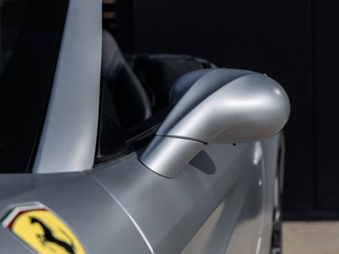 Used 2015 Ferrari California T image 19