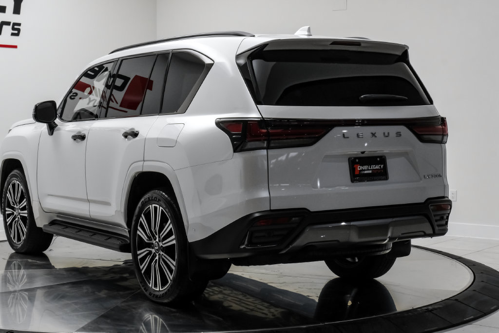 Used 2026 Lexus LX 700h Luxury w/ Appearance Package AWD/4WD image 16