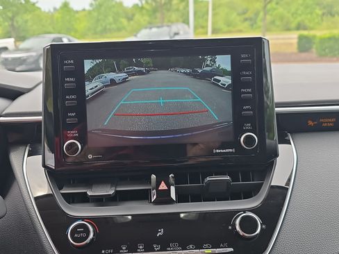 Used 2022 Toyota Corolla LE FWD image 21