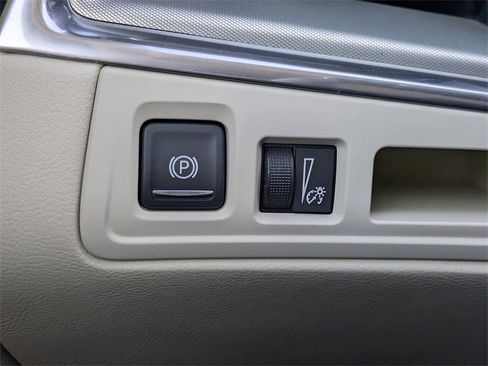 Used 2018 Cadillac XT5 Luxury image 24