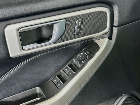 Used 2022 Ford Explorer XLT RWD image 15