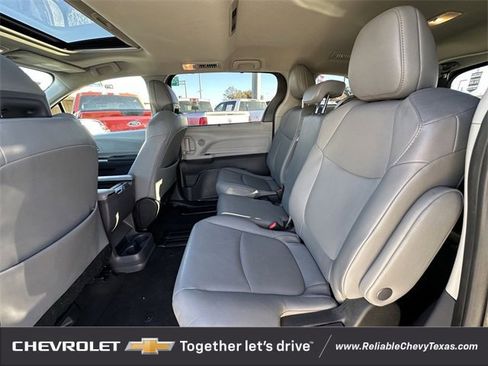 Used 2023 Toyota Sienna XLE image 29