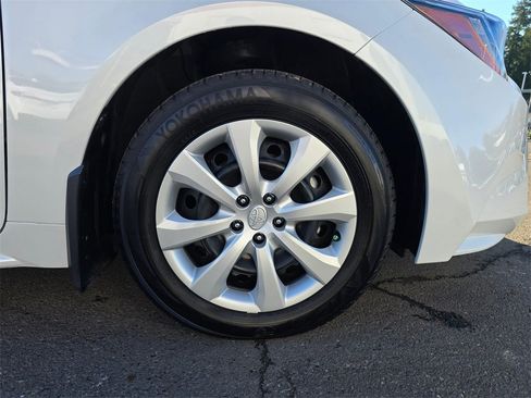Certified 2025 Toyota Corolla LE image 9