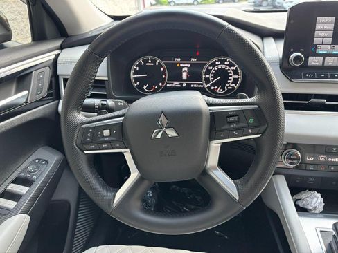 Used 2022 Mitsubishi Outlander SEL AWD/4WD image 16