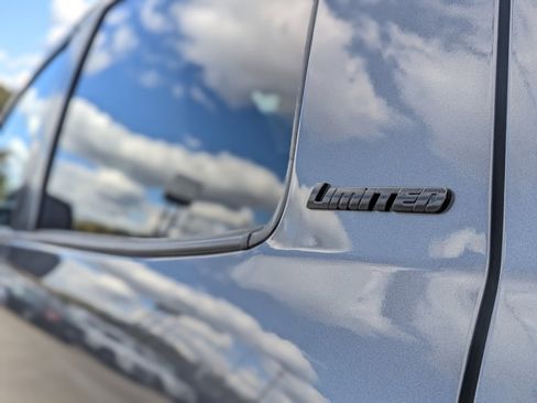 Used 2021 Toyota Tundra Limited image 12