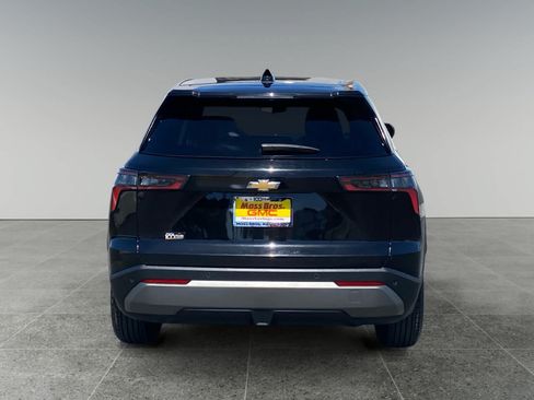 Used 2025 Chevrolet Equinox LT AWD/4WD image 4