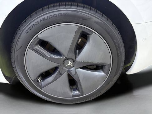 Used 2019 Tesla Model 3 Standard Range Plus image 31