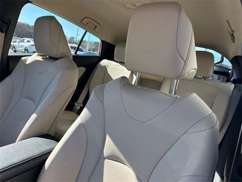 Used 2019 Toyota Prius Limited image 16