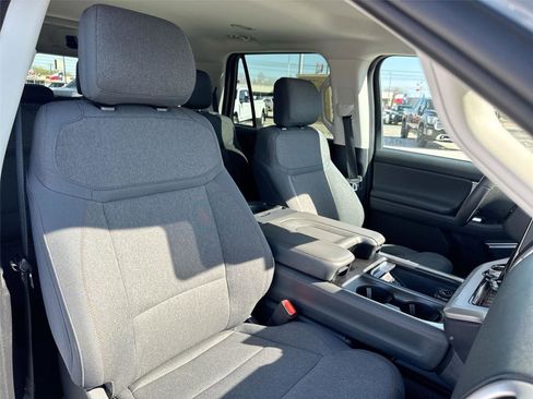 Certified 2025 Ford Expedition Active image 27