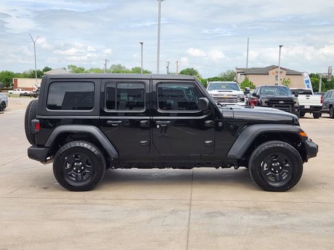 Used 2025 Jeep Wrangler Sport image 7