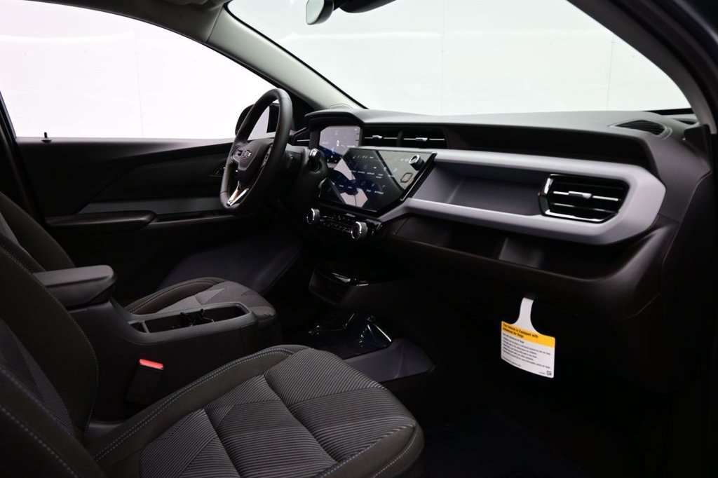 Used 2027 Chevrolet Bolt LT w/ Comfort Package FWD image 10