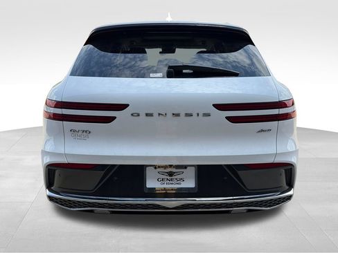 Certified 2026 Genesis GV70 2.5T Advanced AWD/4WD image 4