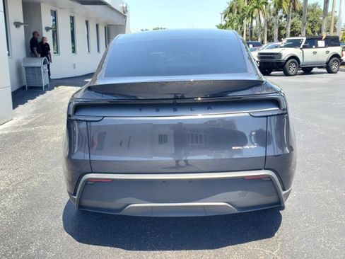 Used 2026 Tesla Model Y Long Range AWD/4WD image 6