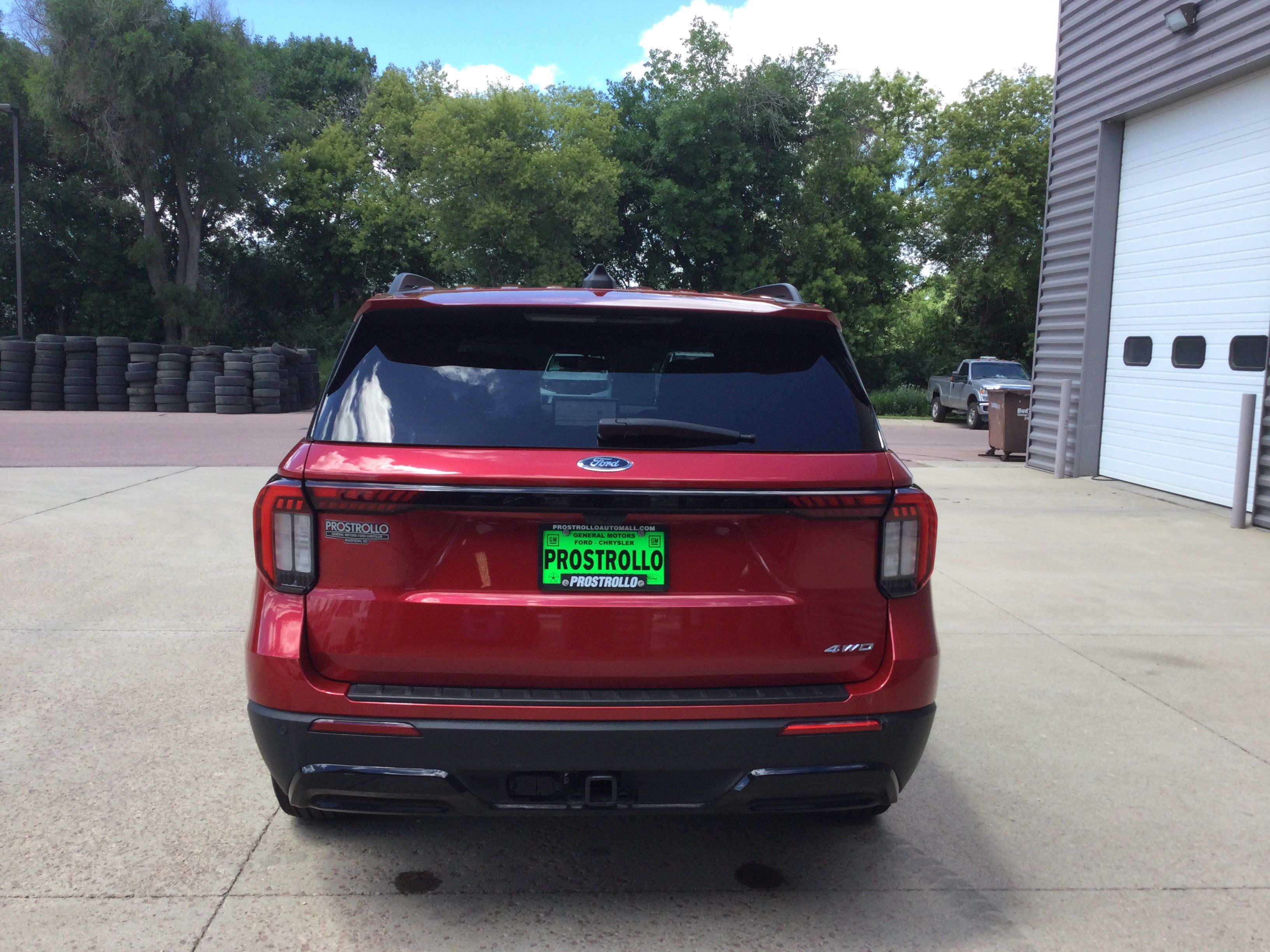 Used 2025 Ford Explorer ST-Line AWD/4WD image 4