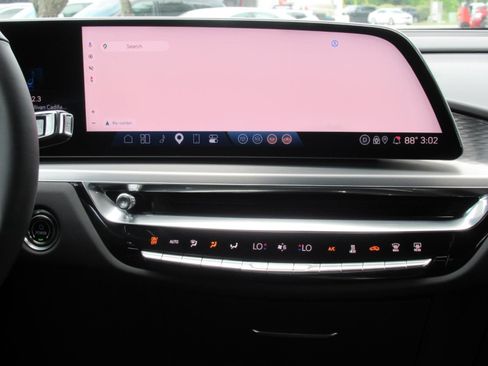Certified 2025 Cadillac Lyriq Luxury AWD/4WD image 16