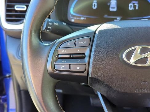Used 2024 Hyundai Venue Limited image 15