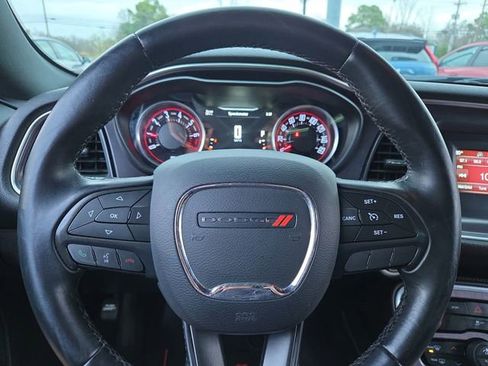 Used 2016 Dodge Challenger SXT image 18