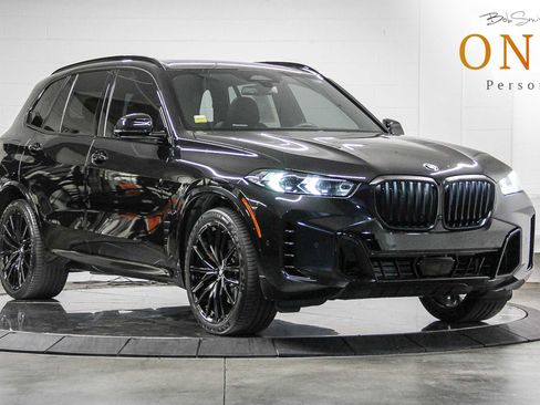 Certified 2024 BMW X5 xDrive40i w/ M Sport Package image 1