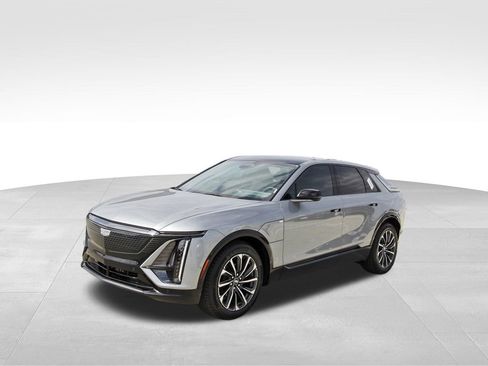 New 2026 Cadillac Lyriq Sport image 2