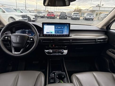 Certified 2023 Lincoln Corsair FWD image 17