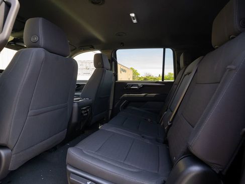 New 2025 Chevrolet Suburban LS image 28