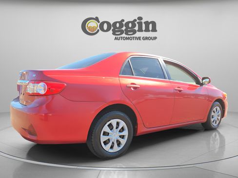 Used 2011 Toyota Corolla LE image 6