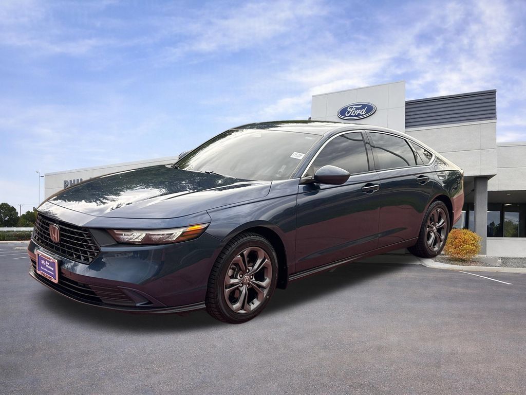 Used 2023 Honda Accord EX image 4
