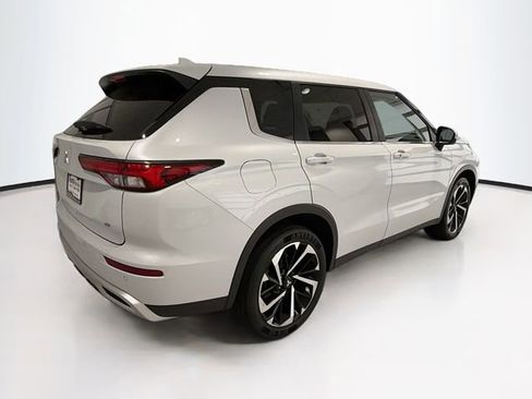 Used 2023 Mitsubishi Outlander SE FWD image 7