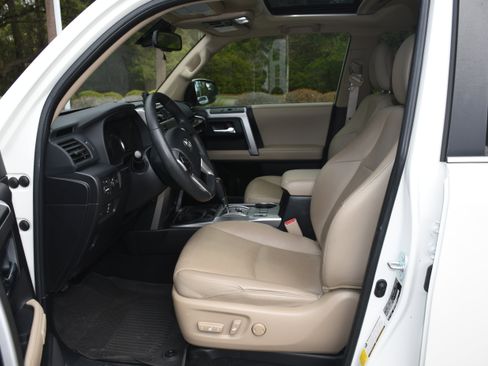 Used 2021 Toyota 4Runner Limited image 8