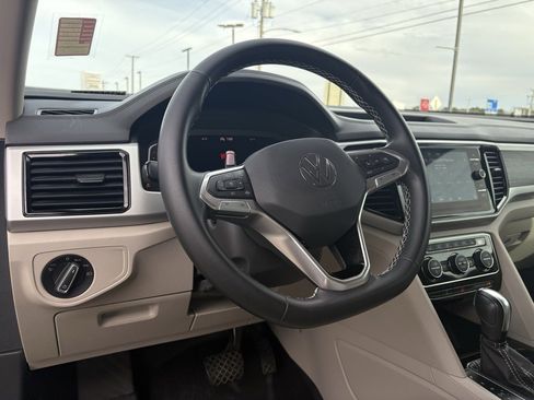 Used 2023 Volkswagen Atlas SE image 11