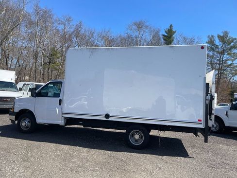 Used 2023 Chevrolet Express 3500 w/ Power Convenience Package RWD image 9