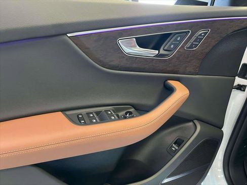 Used 2025 Audi Q8 Premium Plus image 15