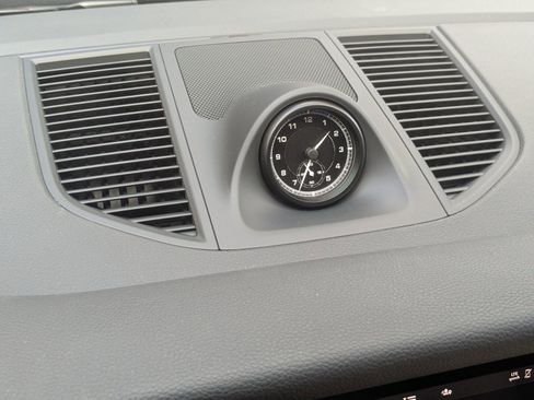 New 2026 Porsche Macan image 22