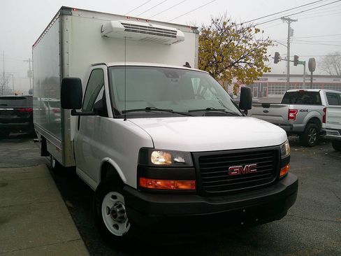 Used 2020 GMC Savana 3500 w/ Power Convenience Package image 4